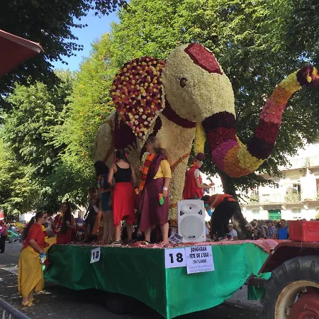Venasque Vue Saint-Mamet